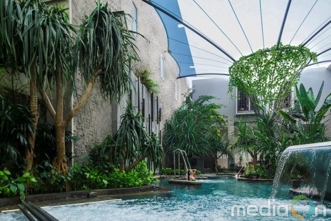 발리 최고급 호텔, 리츠칼튼 발리의 하이드로 바이탈 풀로 피로회복과 힐링을 동시에