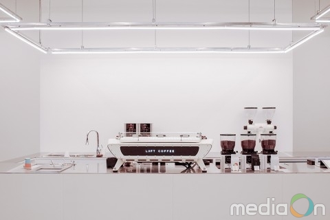 루프트 커피, 종로 그랑서울에 광화문점 오픈